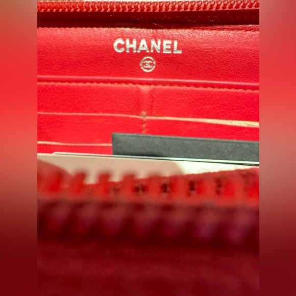 💎❤️💎- CHANEL
REDUCED Red Patent Leather CC Long Yen Zip Wallet authentication … - Picture 6 of 12